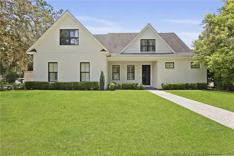 4 Lake View Cottages Ct, Saint Simons Island, GA 31522