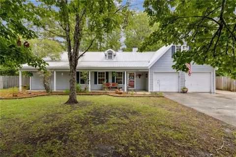 204 Fern Ct, Kingsland, GA 31548