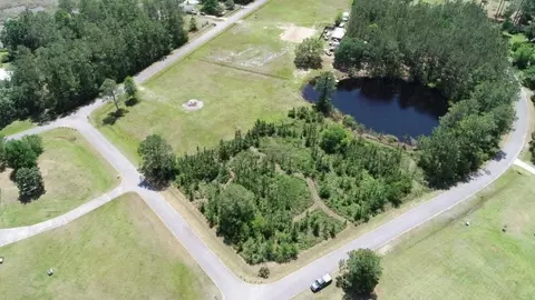 3216 Horseshoe Cove Rd, Waverly, GA 31565