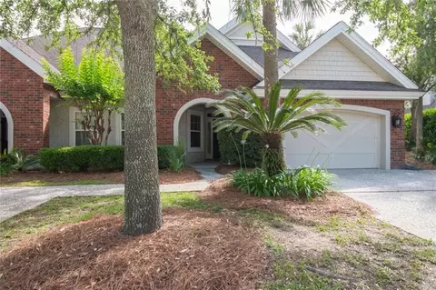 121 Fox Run Dr, Brunswick, GA 31525