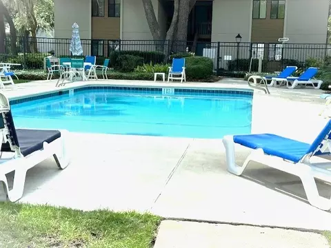 227 Walmar Grove Dr, Saint Simons Island, GA 31522