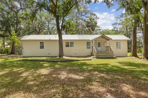 646 Pelican Cir, Woodbine, GA 31569