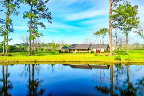 2227 Ware St, Blackshear, GA 31516