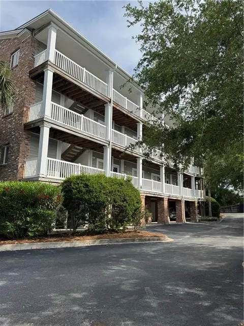 91 Screven St #105, Darien, GA 31305