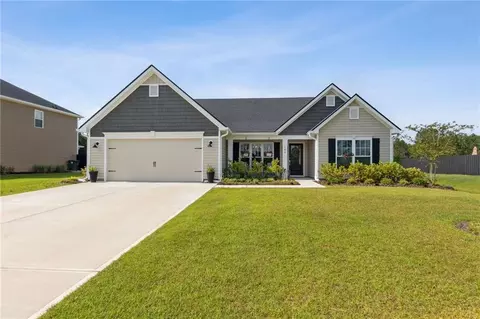 102 Bowline Ln, Kingsland, GA 31548