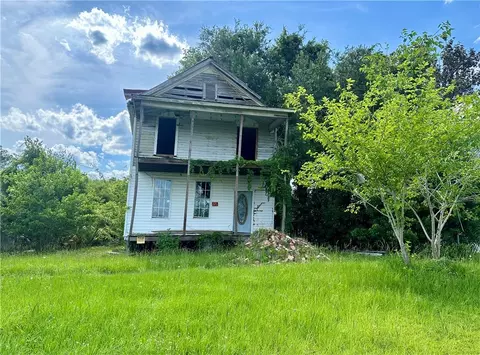 625 Remshart St, Waycross, GA 31501