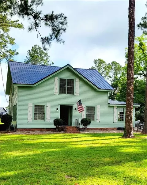 2334 Carswell Ave, Waycross, GA 31503