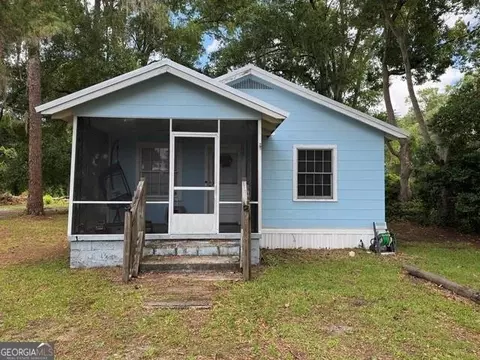 517 E Williams St, Kingsland, GA 31548