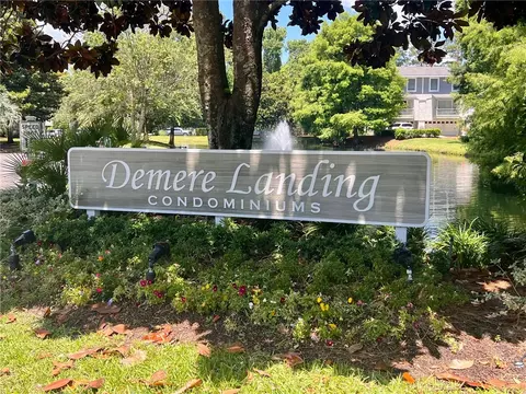 200 Salt Air Dr #133, Saint Simons Island, GA 31522