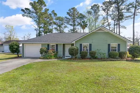 174 Camden Dr, Brunswick, GA 31523