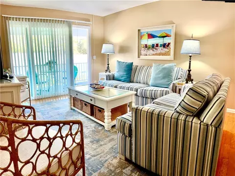 850 Mallery St #J-14, Saint Simons Island, GA 31522