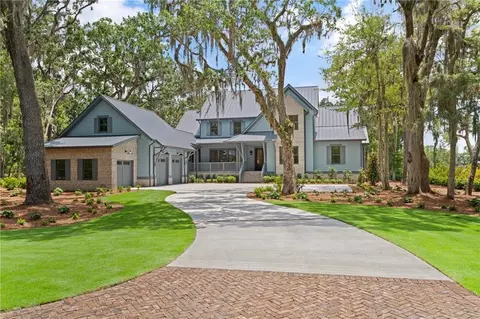 111 Stillwater Dr, Saint Simons Island, GA 31522