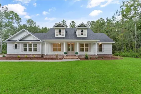 701 Broadwood Dr, Woodbine, GA 31569