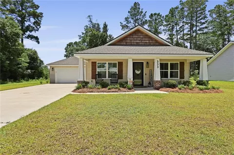 333 Dreamland St, Jesup, GA 31545