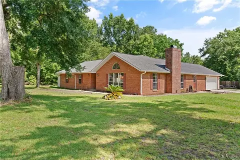 310 Ridge Rd, Kingsland, GA 31548