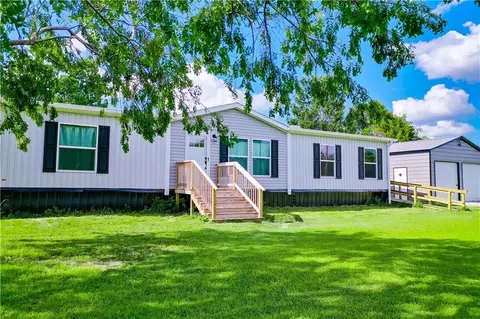 4159 Folks Dr, Blackshear, GA 31516