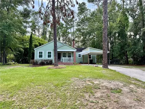 1611 Tupelo Dr, Waycross, GA 31501