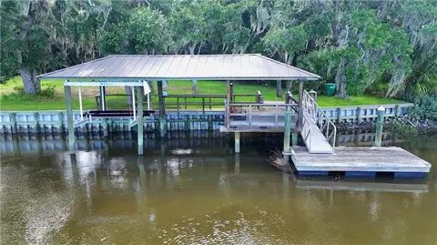 1096 Guale Pt SE, Darien, GA 31305