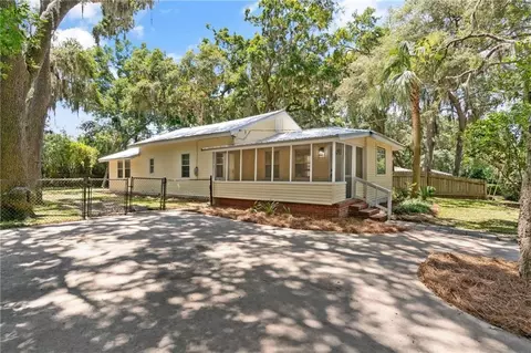 315 Pine St, Saint Simons Island, GA 31522