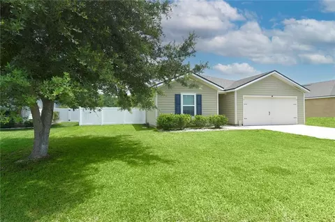 105 Paradise Ct, Kingsland, GA 31548