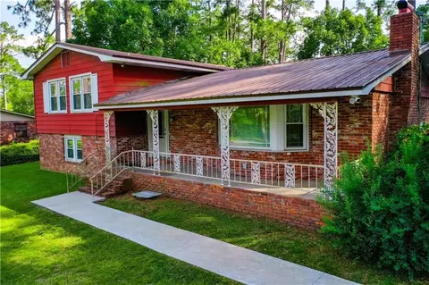 1206 Morningside Dr, Waycross, GA 31501