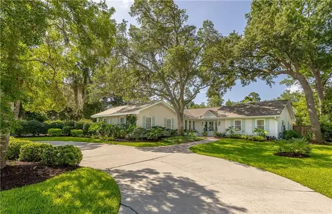122 Saint Andrews Dr, Saint Simons Island, GA 31522