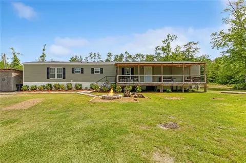 85 Temple Creek Dr, Kingsland, GA 31548