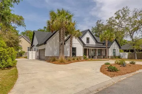 121 Calwell St, Saint Simons Island, GA 31522