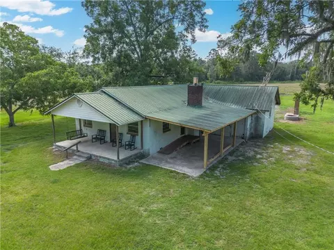 7471 Old River Rd, Patterson, GA 31557