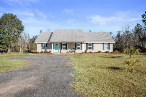 56 Red Gate Rd, Waynesville, GA 31566
