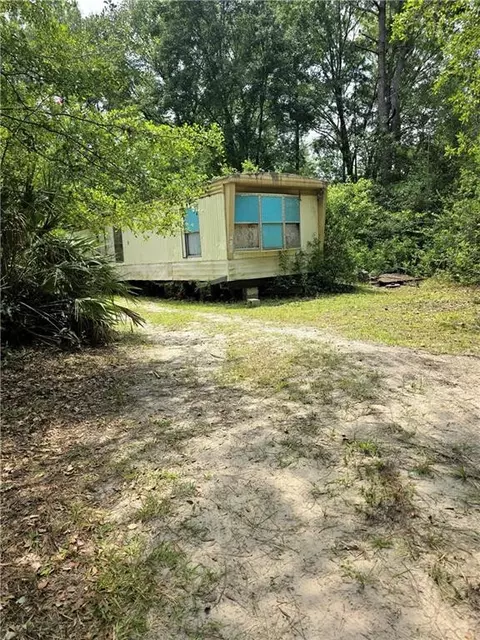603 Sams Trl, Hortense, GA 31543