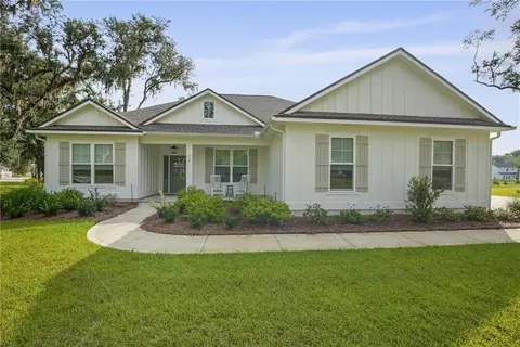 424 Harbour Island Cir, Waverly, GA 31565