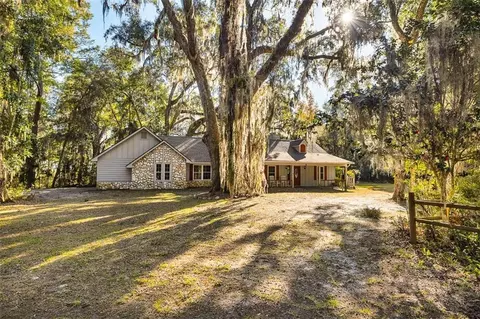 8 W London Hill Rd, Woodbine, GA 31569