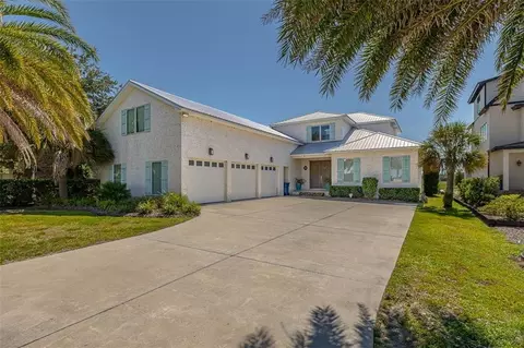305 Yacht Club Ln, Saint Simons Island, GA 31522