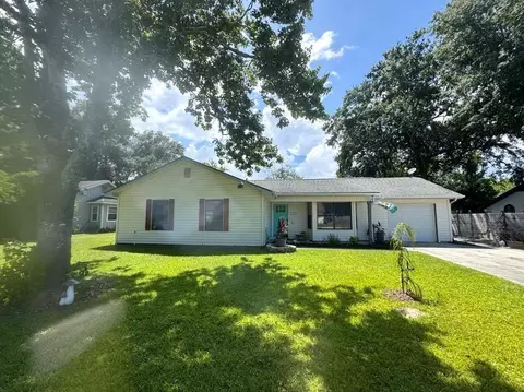 102 Pinedale Dr, Saint Marys, GA 31558