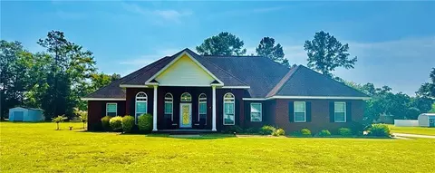 107 Portmere Dr, Jesup, GA 31546