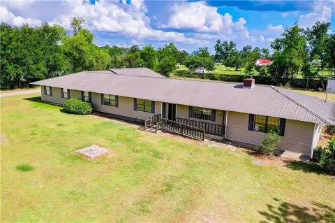 1886 Craven Rd, Baxley, GA 31513