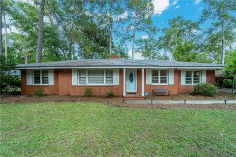 583 Oak Villa Dr, Jesup, GA 31546