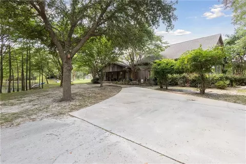 559 Cumberland Rd, Hortense, GA 31543