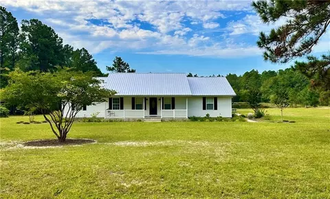 4525 Oakview Rd, Waycross, GA 31503