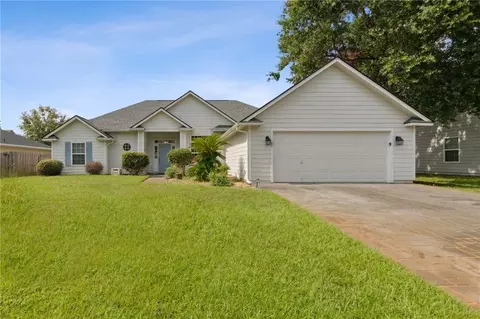 68 Creekside Dr, Saint Marys, GA 31558