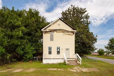 629 Remshart St, Waycross, GA 31501