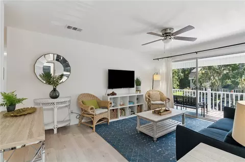 850 Mallery St #4W, Saint Simons Island, GA 31522