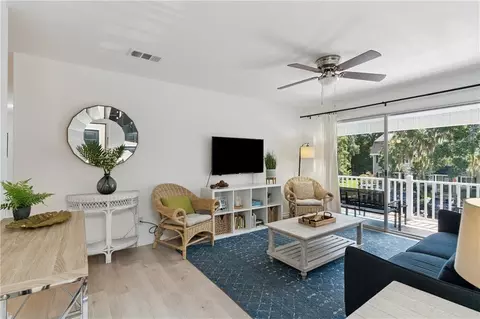 850 Mallery St #4W, Saint Simons Island, GA 31522