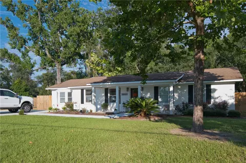 1015 Elbert St, Darien, GA 31305