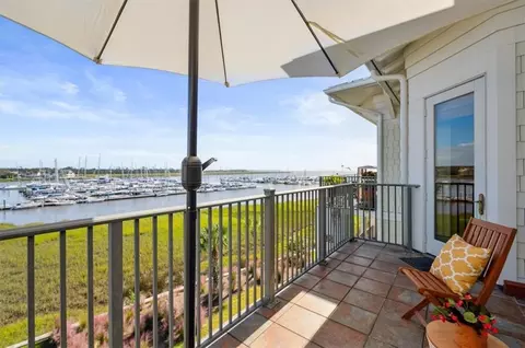 20 Waterfront Dr #322, Saint Simons Island, GA 31522