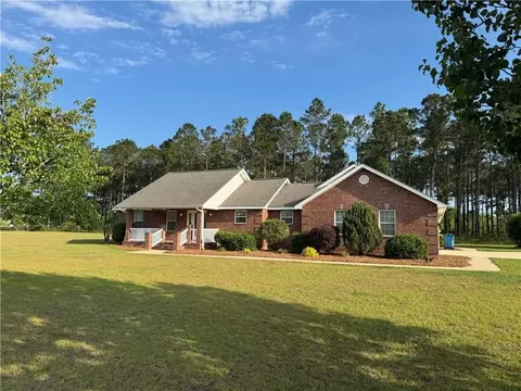 21 Forest Rd, Odum, GA 31555