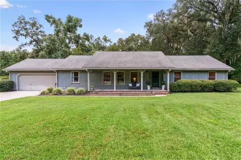 60 Sadler Cove Dr, Woodbine, GA 31569