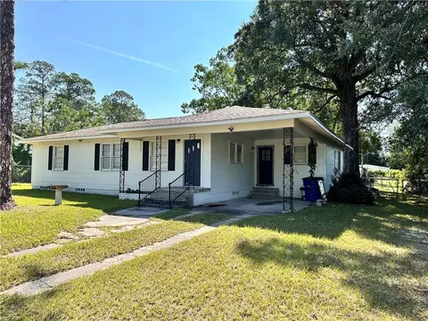 2202 Pioneer St, Waycross, GA 31501