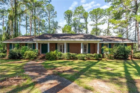 867 Kentland Dr, Waycross, GA 31503